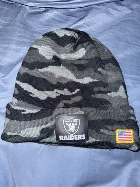 NFL Black Fleece-Lined Knit Hat with Shield Logo
